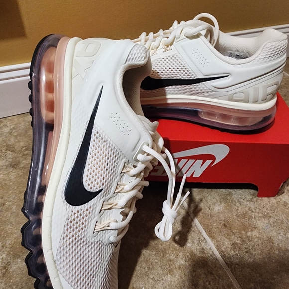 2013 Nike Air Max Sneakers